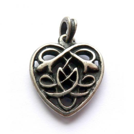 Keltisches Herz (Kettenanhänger in Altsilber)