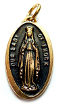Our Lady of Knock (Kettenanhänger in Gold)